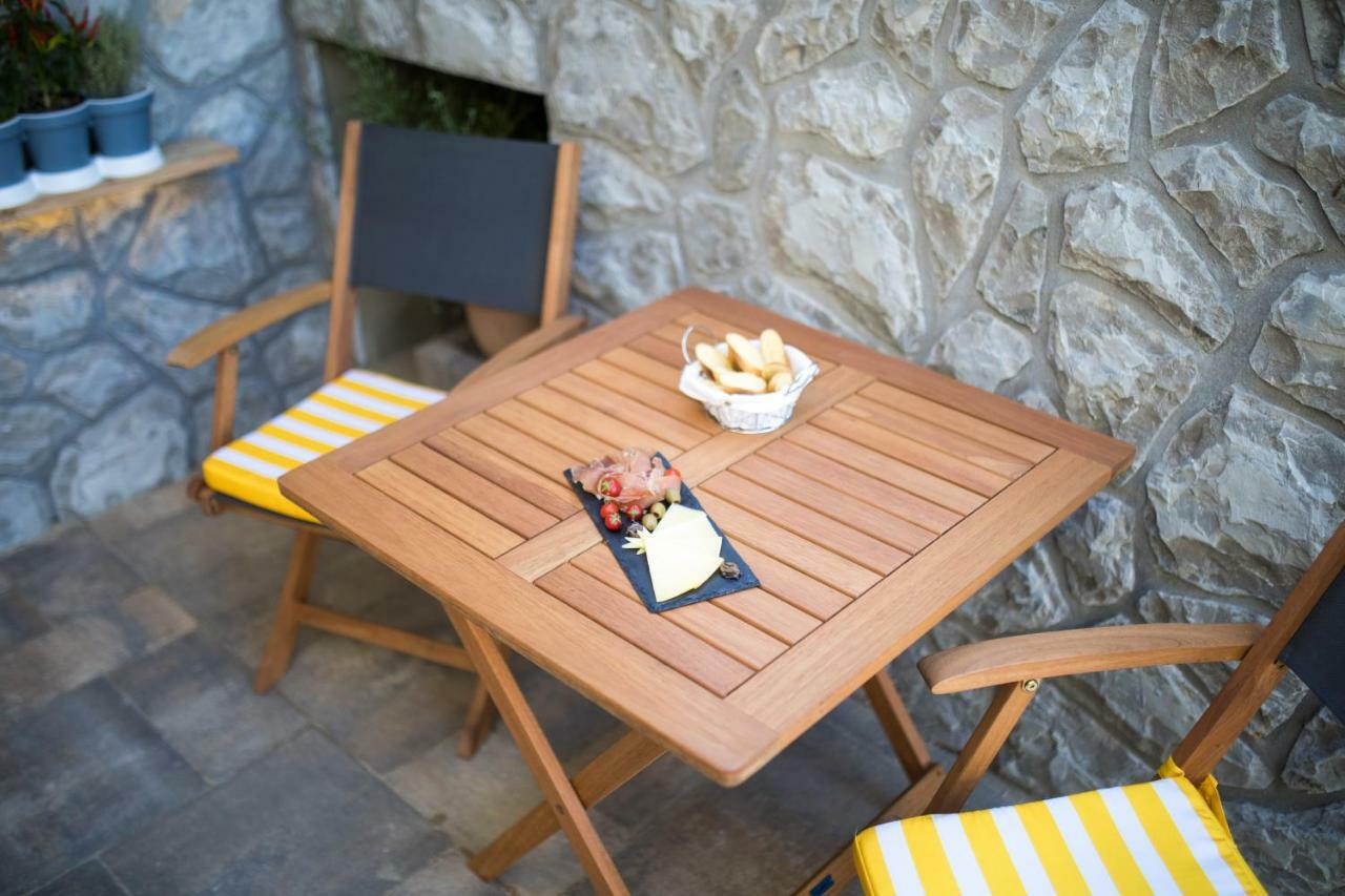 Studio Apartment Lucija Krk Town Esterno foto
