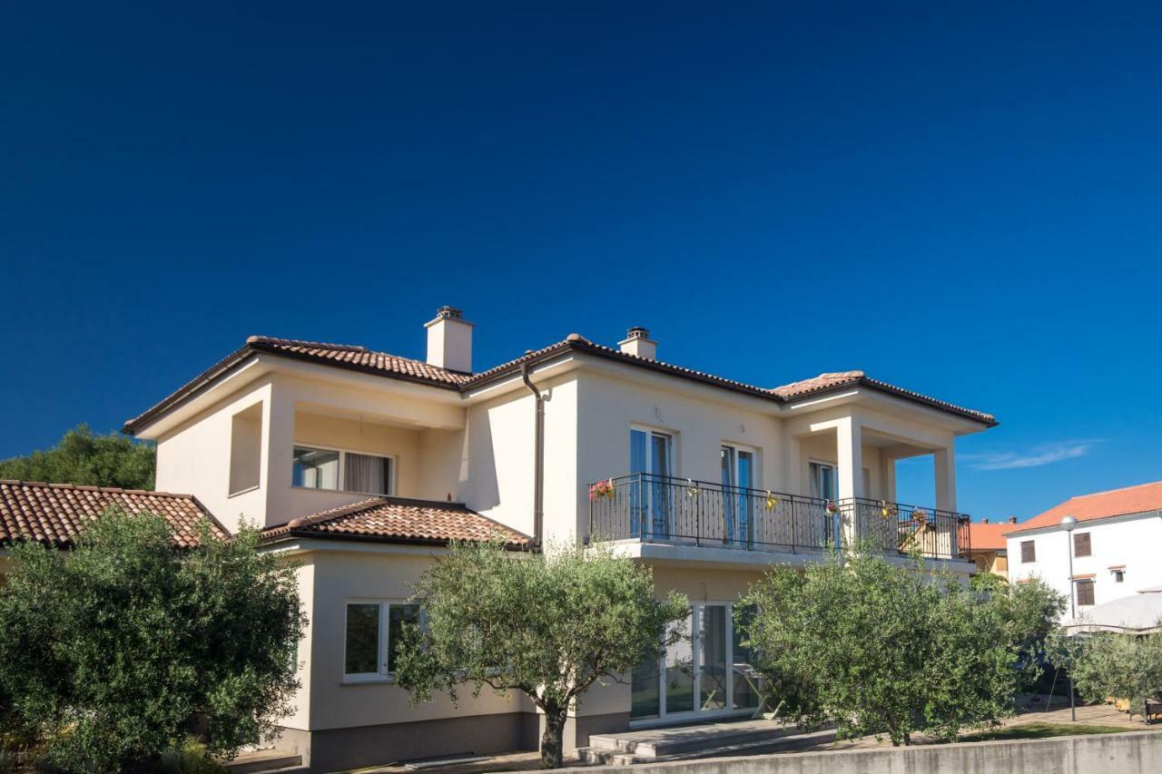Studio Apartment Lucija Krk Town Esterno foto